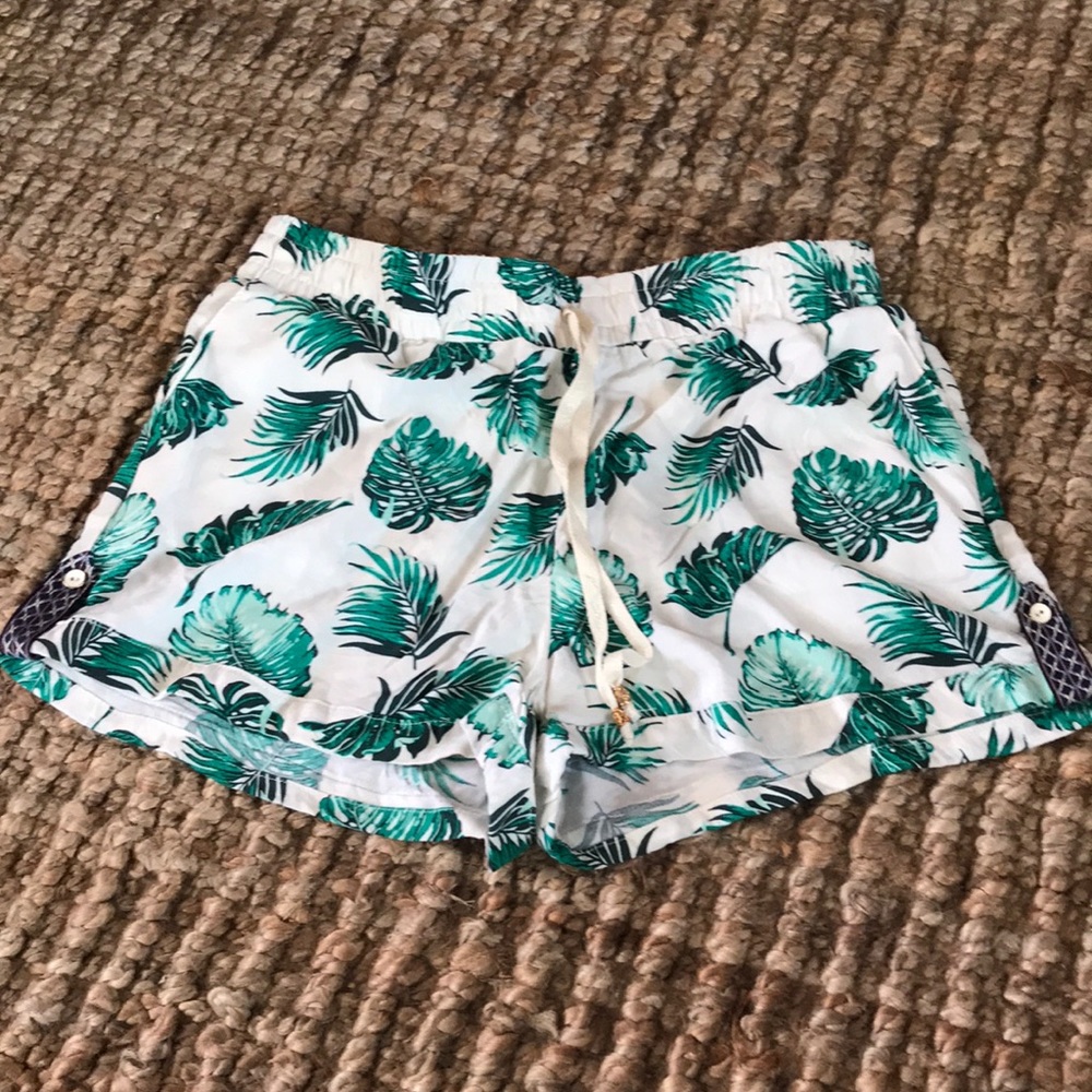 L NWT TROPICAL PALM PRINT SHORTS